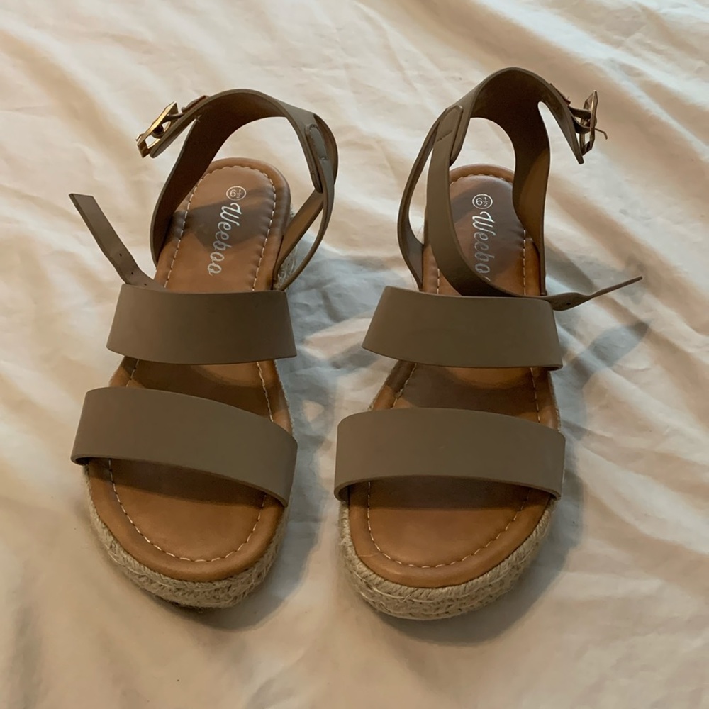 Platform sandals